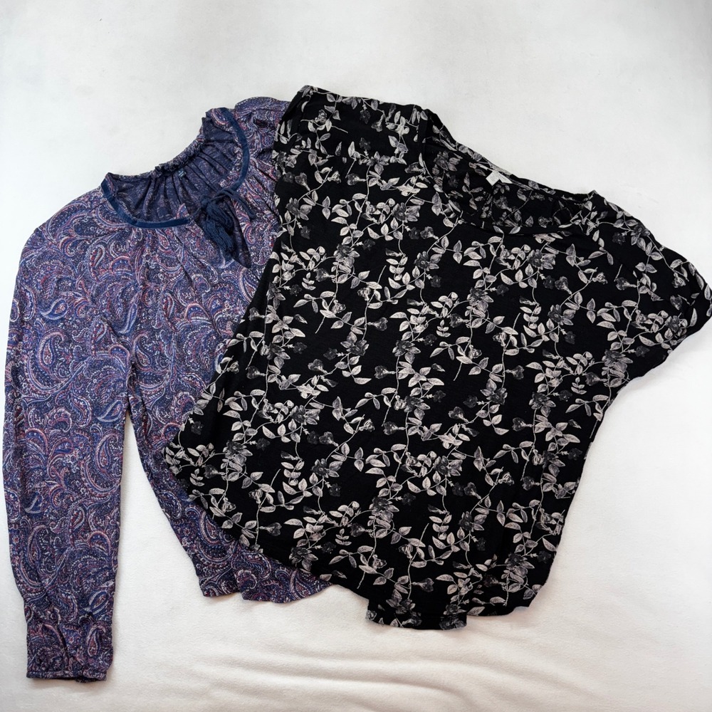 Lucky Brand Tops Bundle Women Large Blue Paisley Peasant Black Floral Tee 2 lot - Picture 1 of 11